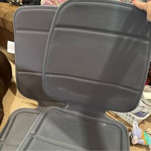 Munchkin Gray Seat Protectors